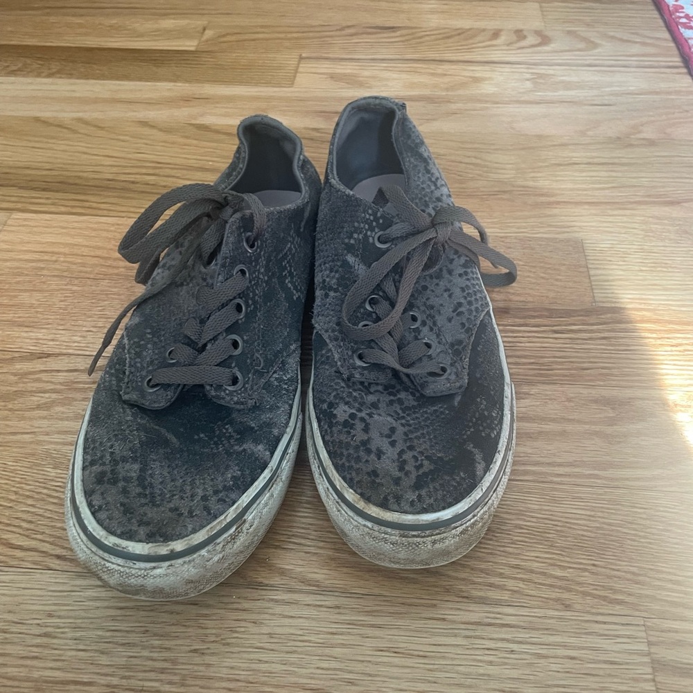 Snake skin grey print Vans.